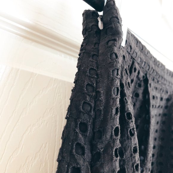 Banana Republic Black Eyelet Detail Skirt Size 4 - Picture 3 of 8